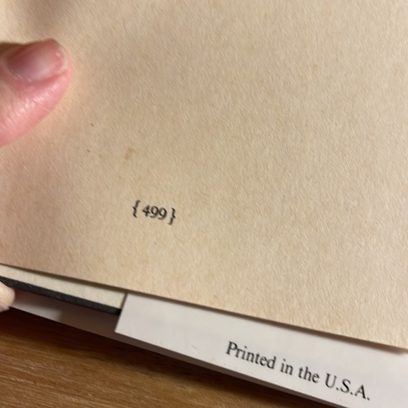 📚2/$14; 3/$16; 4/$18; 5/$20 ADD $2 for any additional books! ENJOY📚📚📚 - Picture 5 of 6